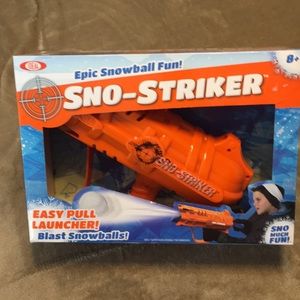ideal Sno-Striker Snowball Launcher